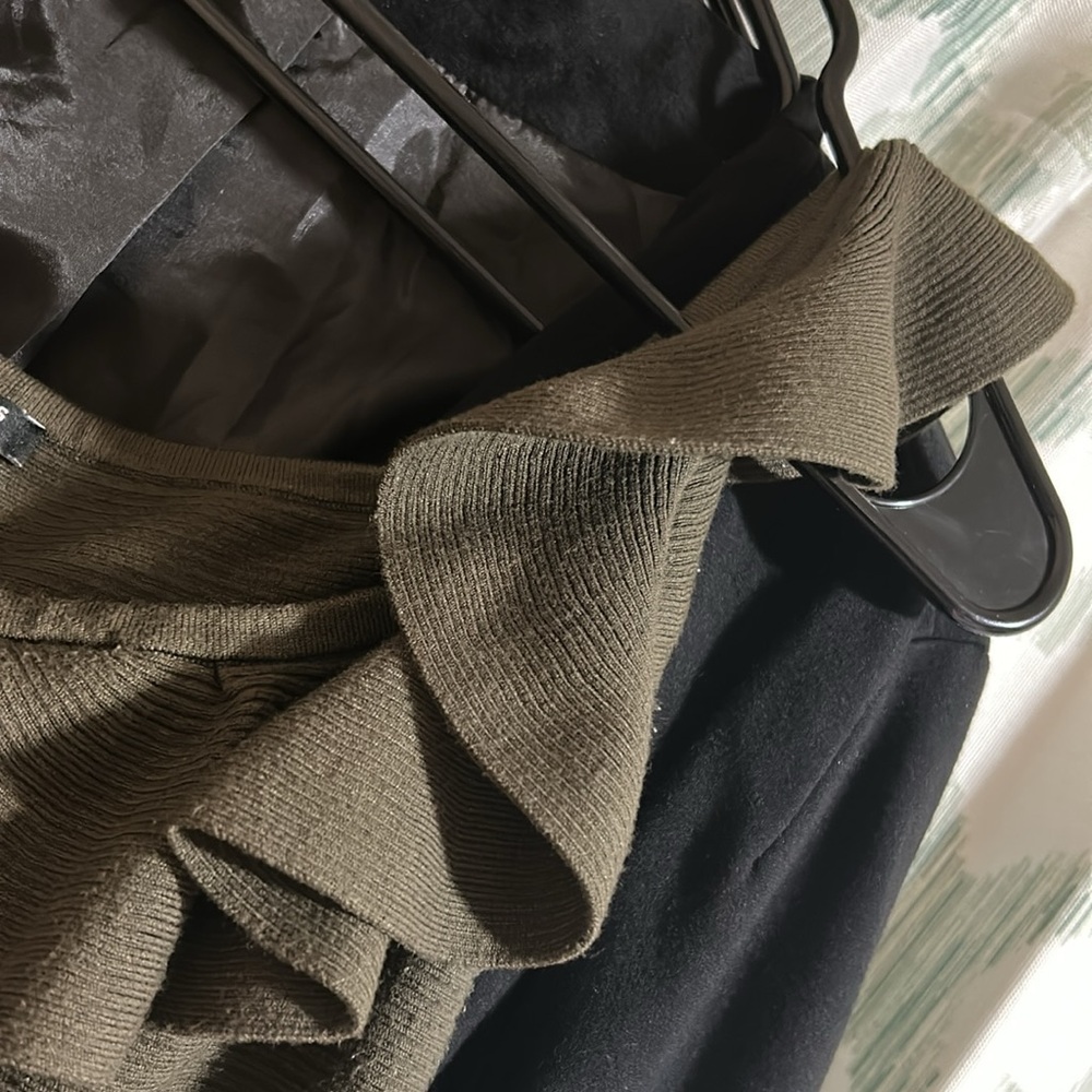 Express Olive Green Ruffle Top - Picture 4 of 4